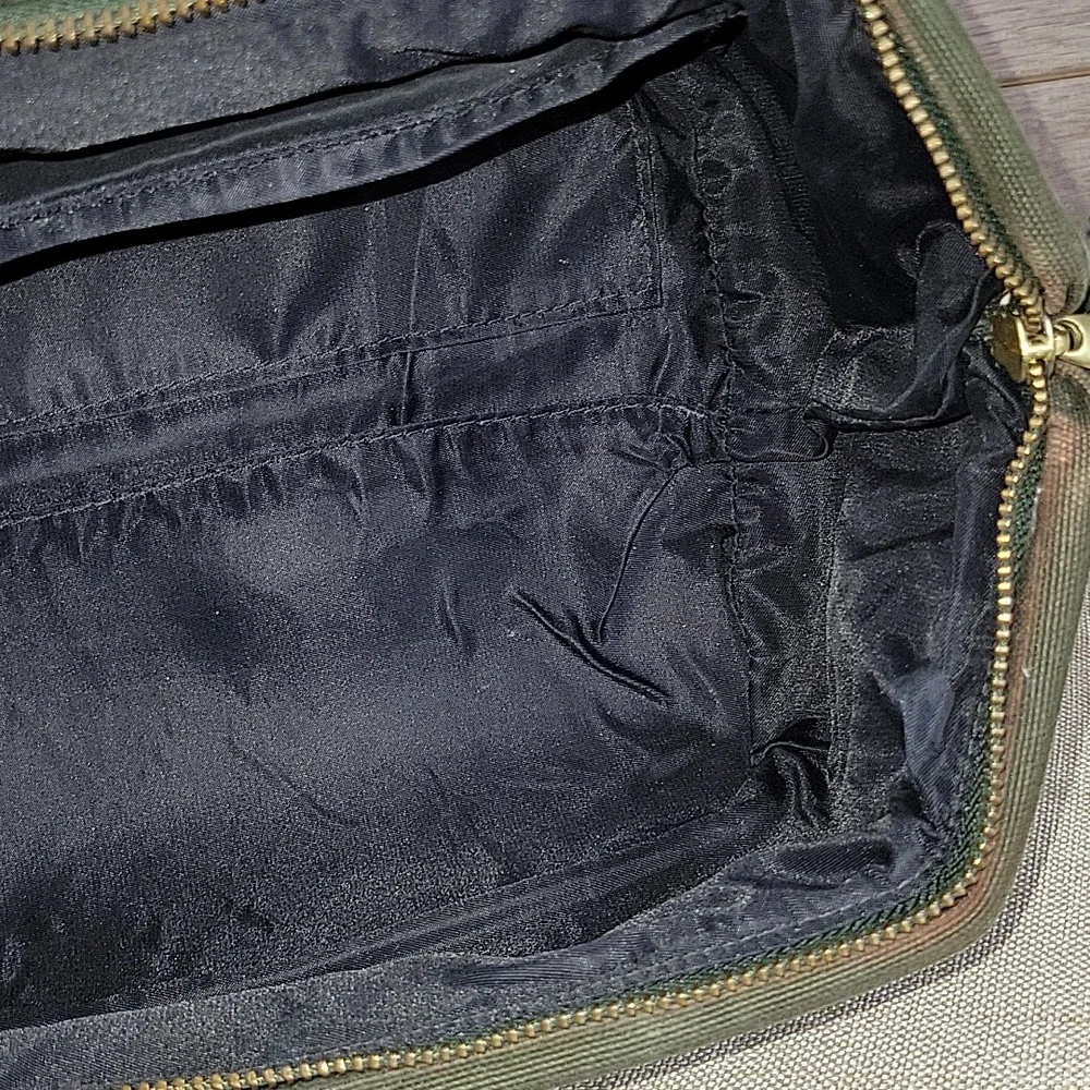 Men's Orvis Green and Brown Toiletry Travel Bag - Picture 8 of 9